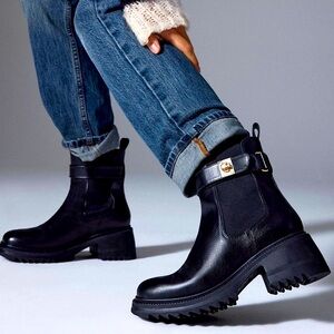 Steve Madden Classic Leather Boots